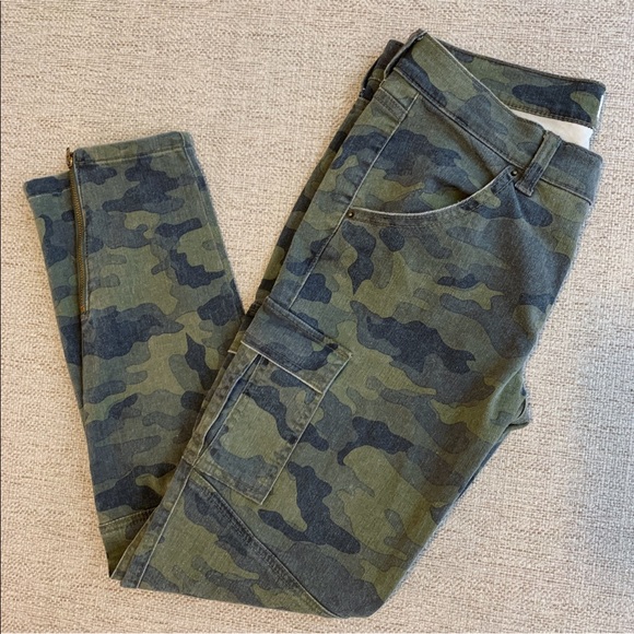 Camo Skinnies from Vici - Picture 2 of 2